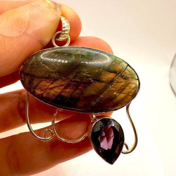 Stunning Labradorite cabochon and pear but amethyst in .925 pendant! - Picture 1 of 9